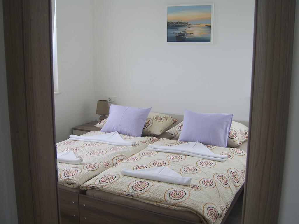 Apartments Villa Erik Rogoznica  Zimmer foto